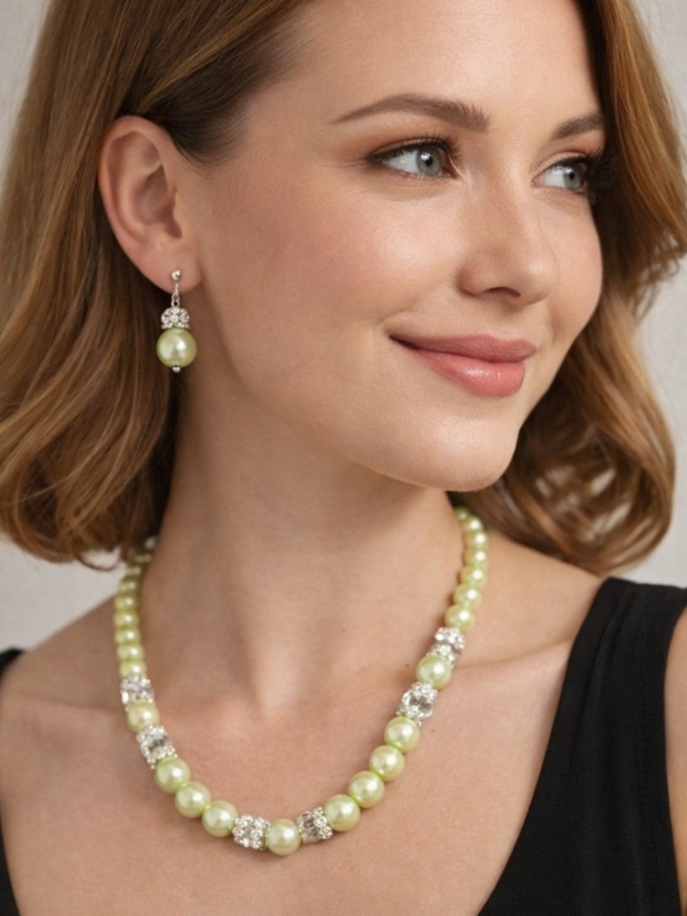New Fashion Jewelry Set, Necklace And Earings With Light Green Faux Pearls.